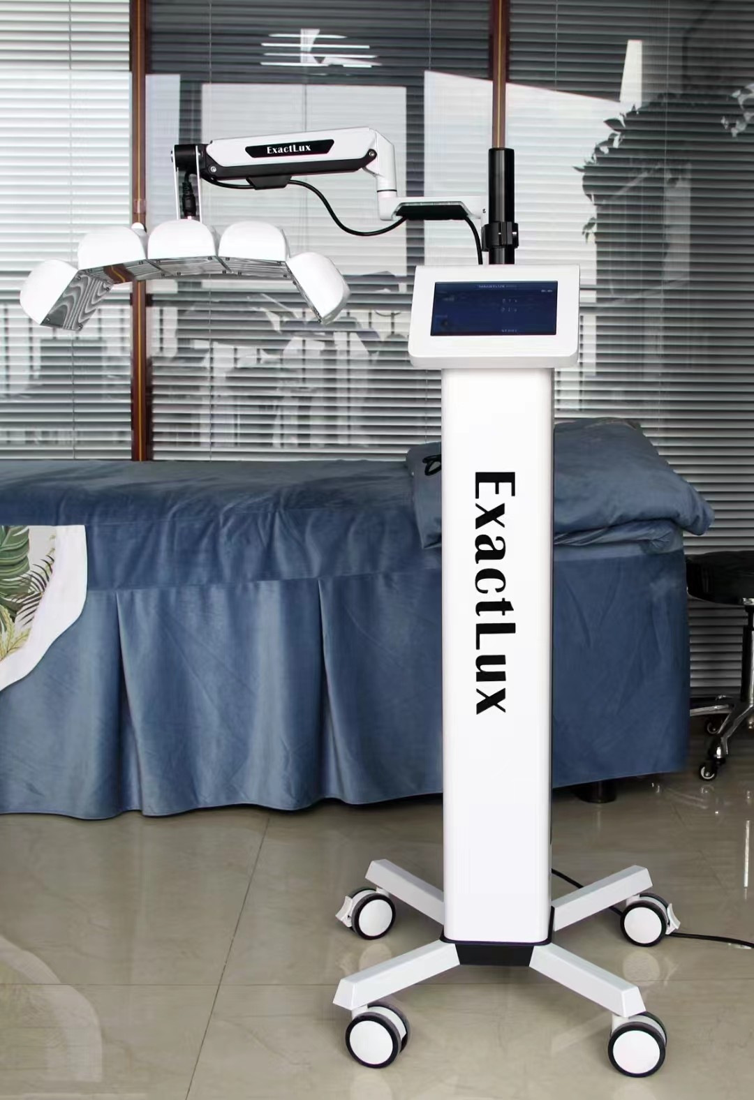 Pain Relief 1600mAh LED Light Therapy Machine With Adjustable Timing