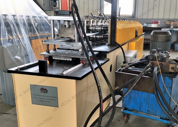 5.5kw 50HZ 220v Roofing Sheet Roll Forming Machine For Panel