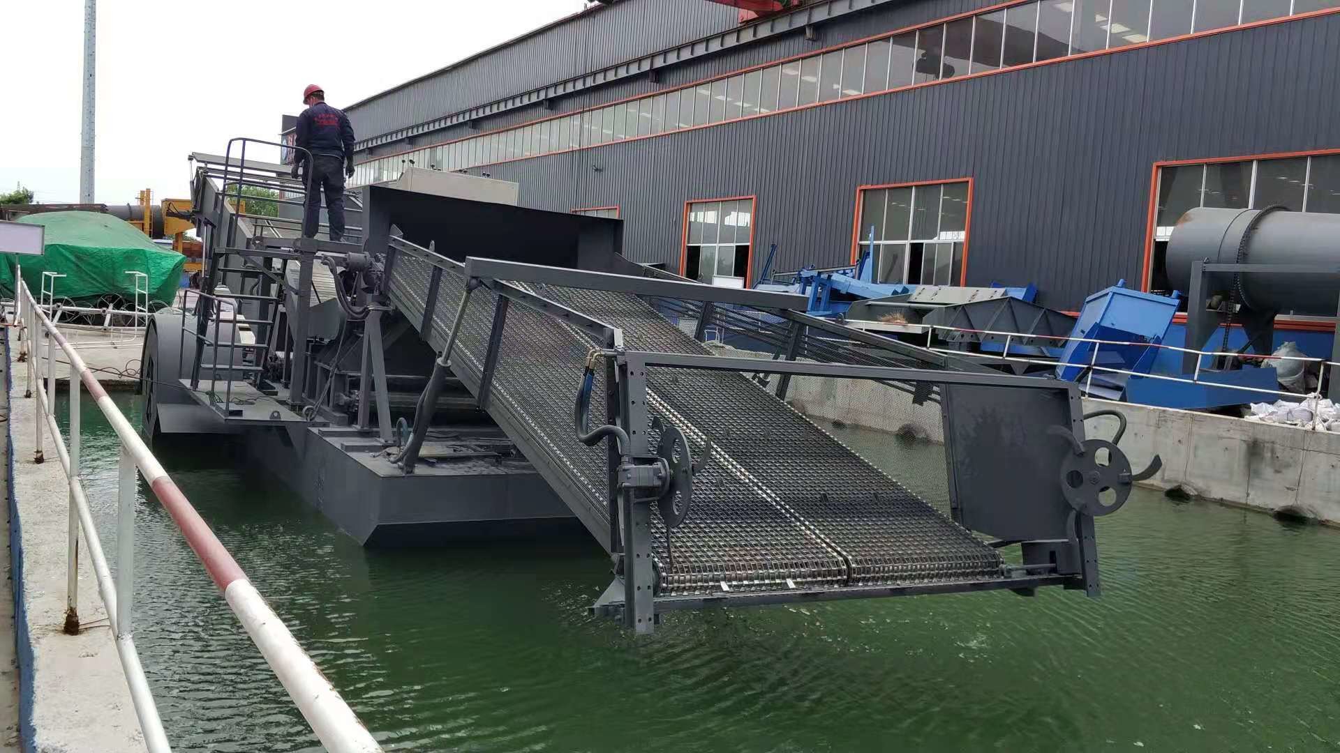Automatic Water Hyacinth Aquatic Weed Cutter 10000*4400*3100mm