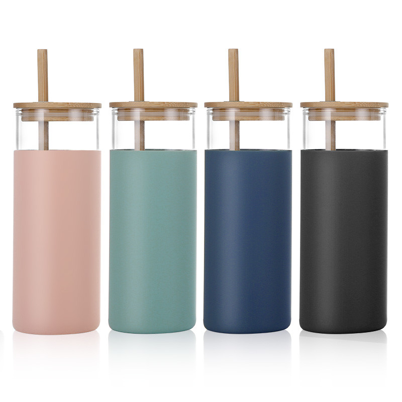 Reusable Design 20oz 17oz Water Bottle Residential Glass Juice Tumbler Glass Drinking Bottle With Silicone Sleeve Eco Friendly Stylish