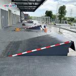 Adjustable Electric Hydraulic Dock Leveler Lifts 400mm Lowers 300mm