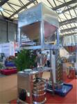 500kg / Batch Post Hopper Lifter Industrial Lifting Equipment