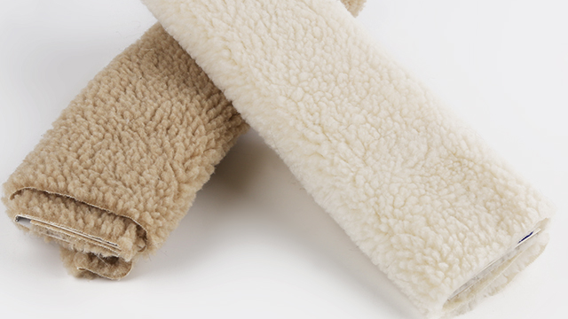 Stitch-Bonded Nonwoven Technics 100% Polyester Knitted Warm Soft White Color Sherpa Fleece Lining Fabric