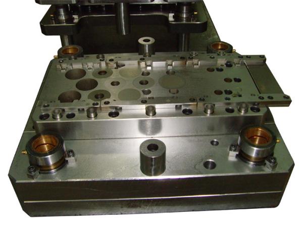 Washer / Gasket Progressive Sheet Metal Dies , Stamped Steel Parts Bottom