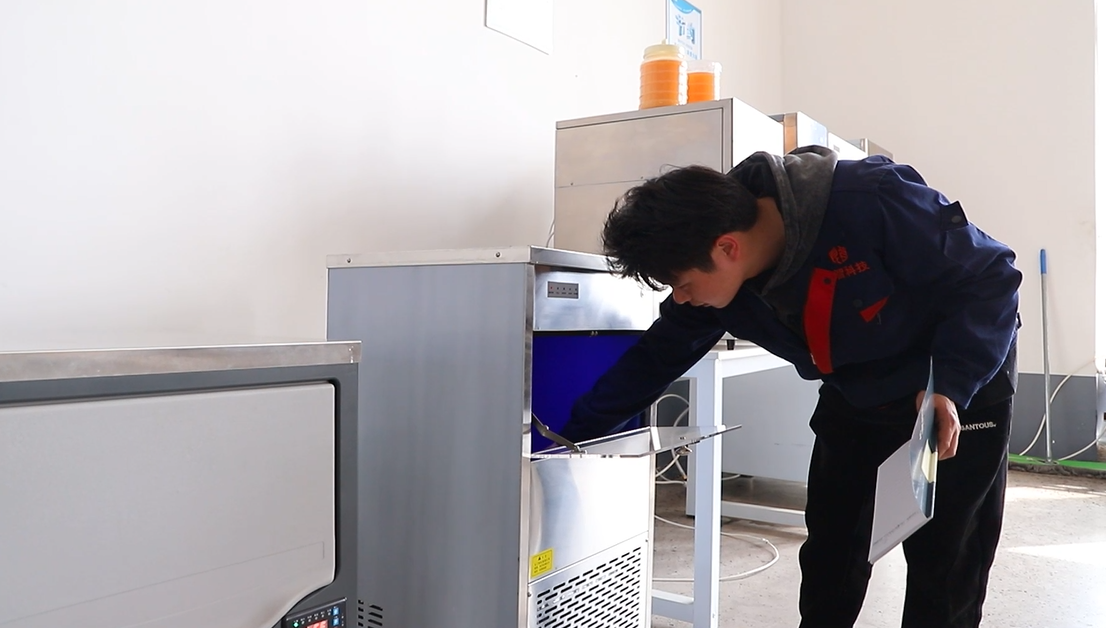 High Level 7700W Industrial Push Button Flake Ice Maker for Restaurant Water Cooling