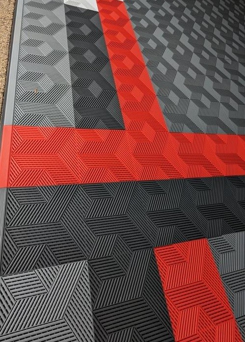 Black PP Hard Plastic Garage Floor Tiles Industrial Interlocking Floor Tiles