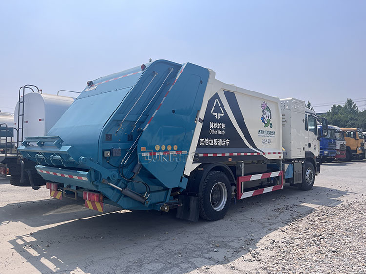 Howo SITRAK 4*2 Rear Loader Compressed Trash Trucks Garbage Truck