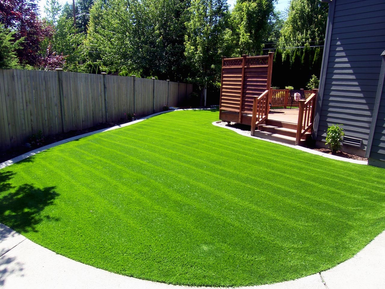 Colorful Residential Fake Grass Kindergarten Outside Round Cover Made Eco Friendly