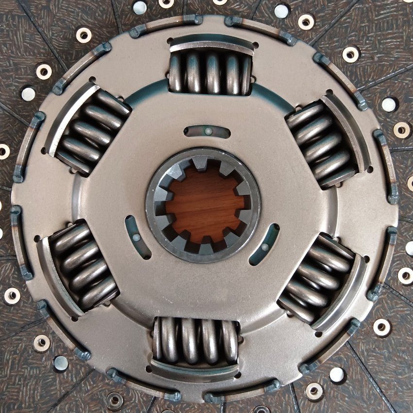 Sinotruk HOWO Truck Parts Clutch Plate Wg9921161100