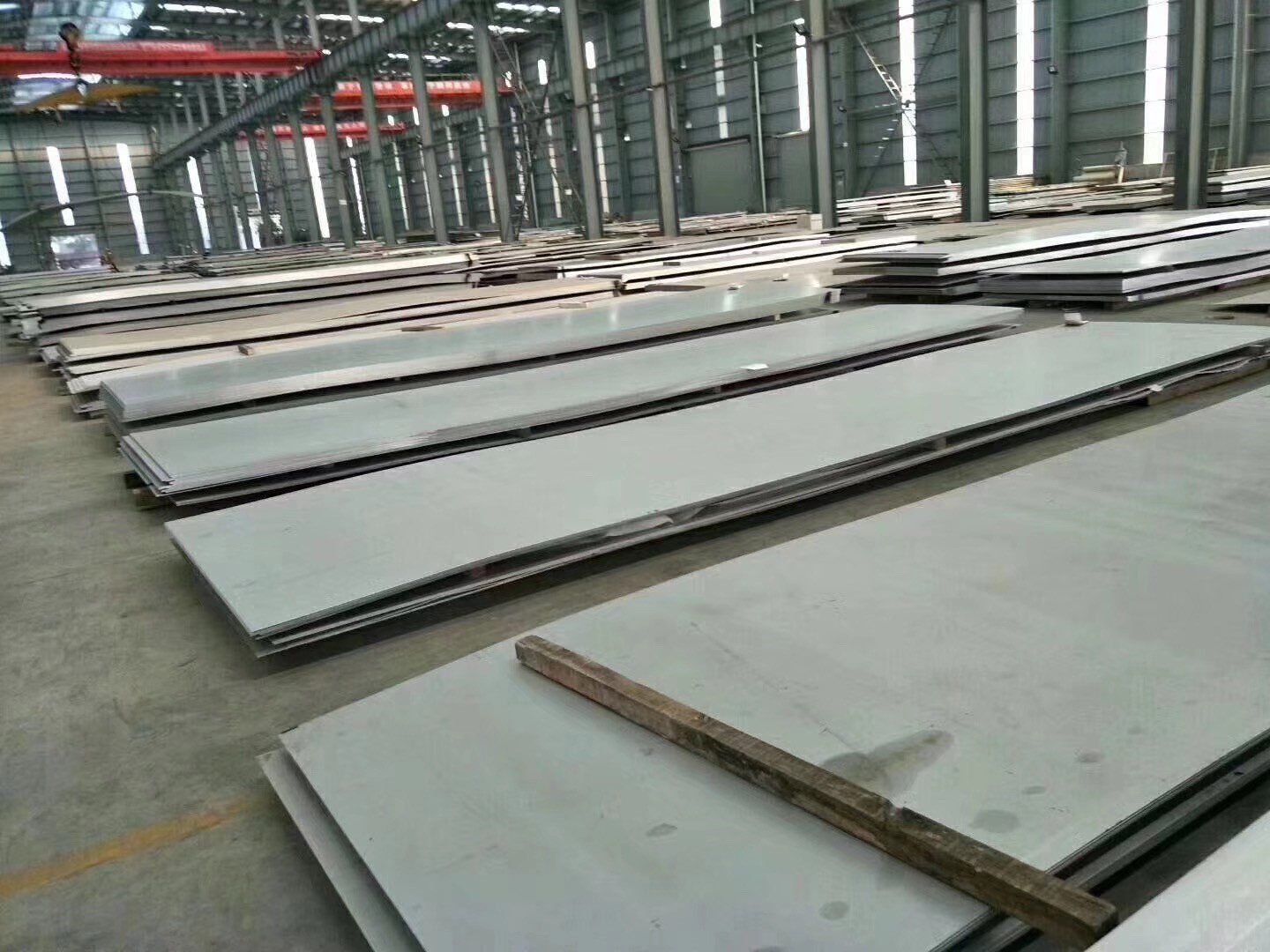 ASTM Cold Rolled Stainless Steel Plate 201 202 301304 J1 Sheet 0.9mm