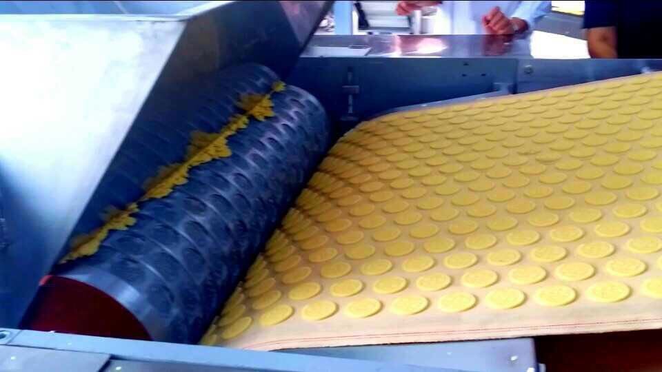 Stainless steel Rotary Moulder Biscuit Machine with biscuit tray food shop food factory in my country