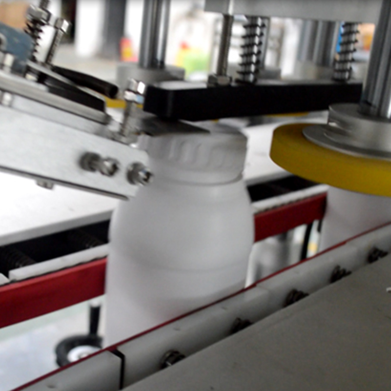 8 Pairs Wheel Rotation Linear Capping Machine for Commodity Bottles 30-120mm Diameter
