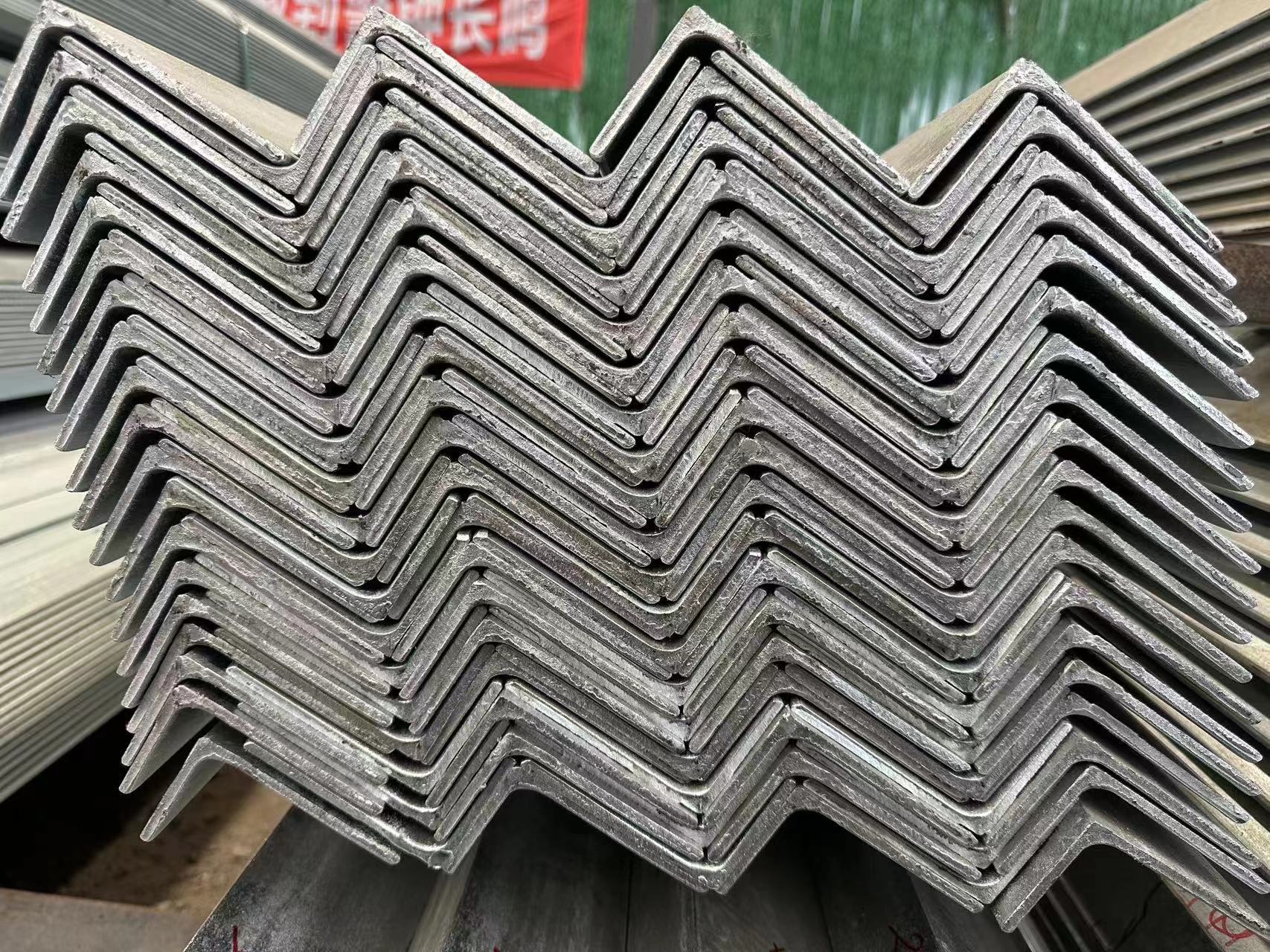 Hot Rolled Carbon Mild Steel Equal Unequal Angles Bar for Durable Building Structure