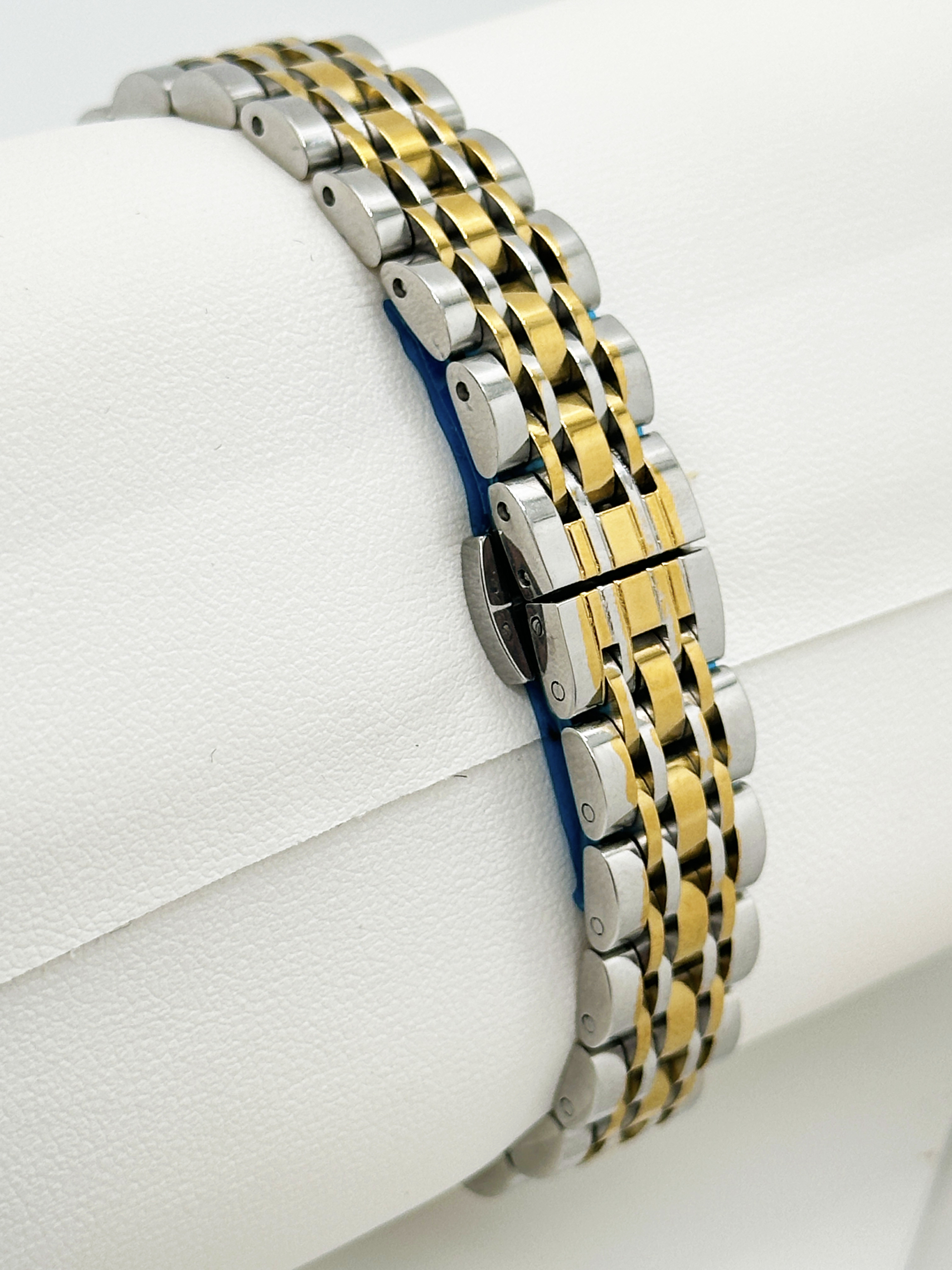 China Supplier Fashion Shape Chain Watches for Women 2024 Business Watch