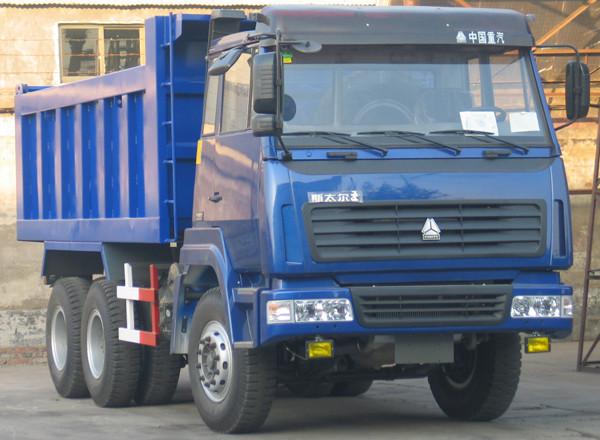 Sinotruk Heavy Duty Tipper Trucks Right Hand Driving 336 HP Tri Axles Front