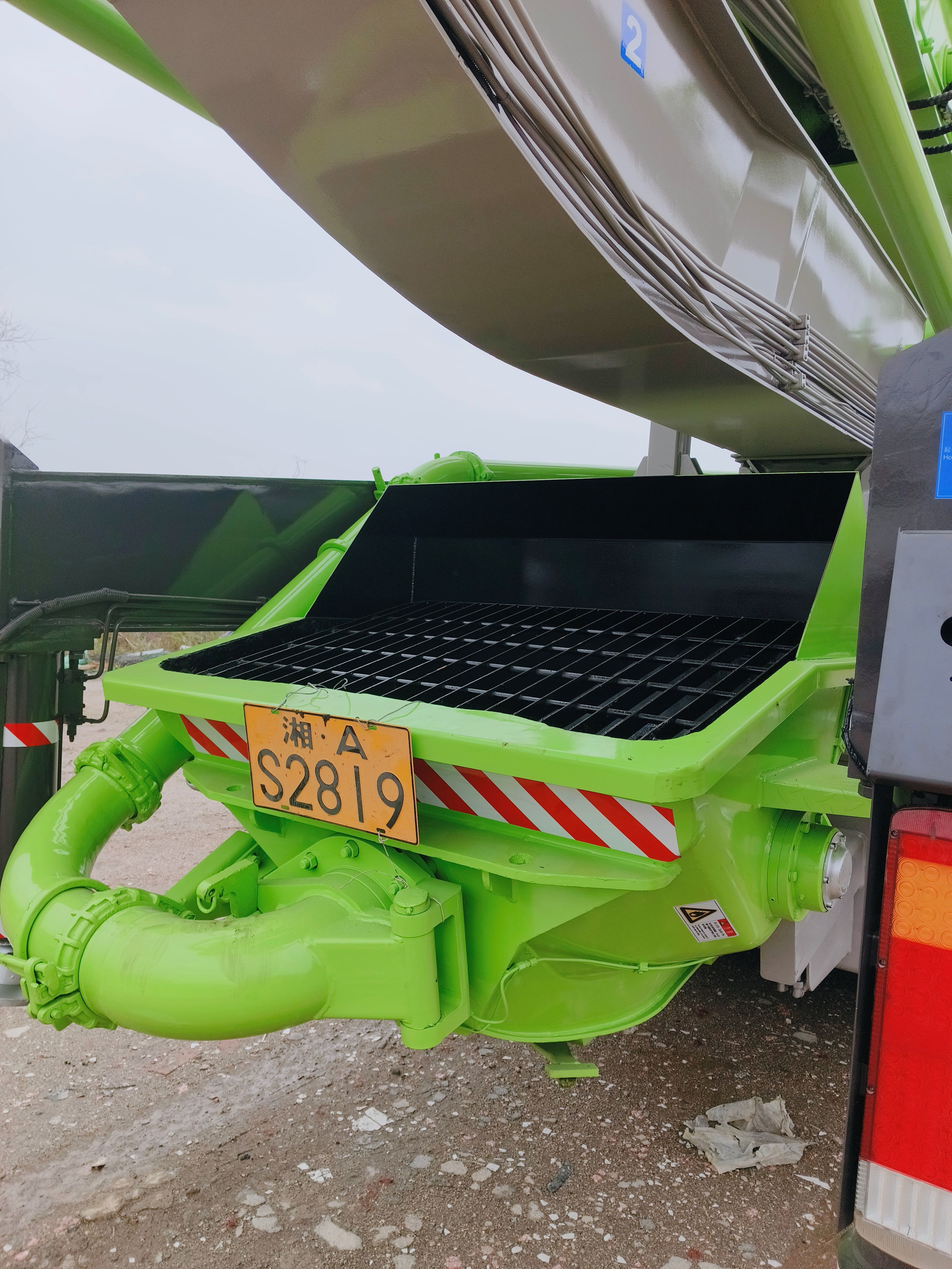 2013 Used Zoomlion ZLJ5440THBK 56m Concrete Pump Truck on Refurbished Mercedes-Benz Chassis