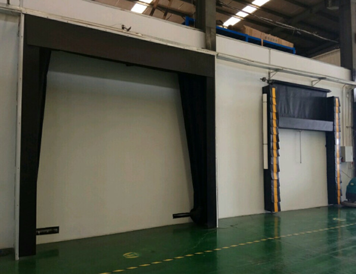 Warehouse Inflatable Dock Shelter Prevents Outdoor Heat Entering Freezing Storage