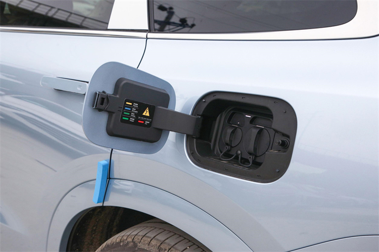 HUA-WEI AITO M7 M5 Second Hand Electric Hybrid Energy Vehicles with 195KM Pure Electric Range and 7.8s Acceleration Time
