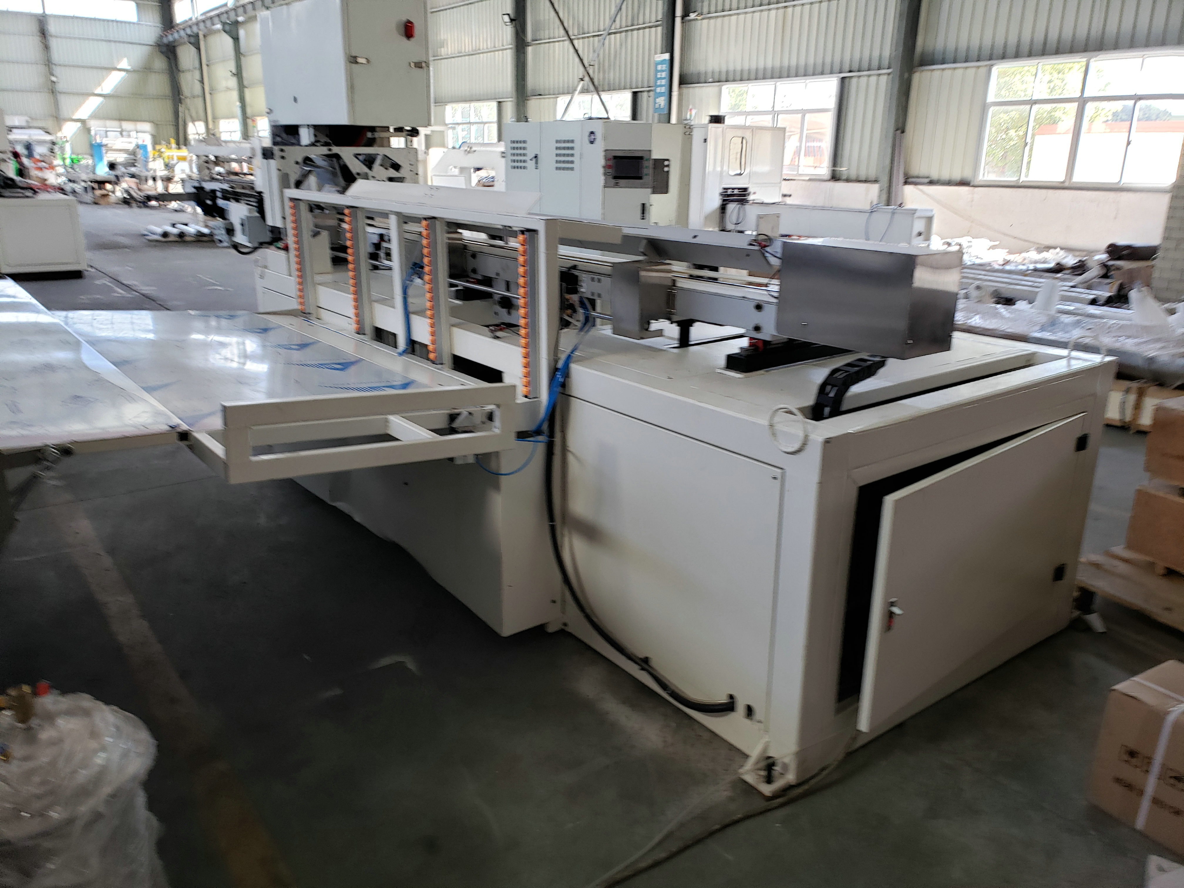 Good Quality Toilet Paper Jumbo Bath Tissue Paper Cutting Machine PLC Control 15-30cuts/Minute