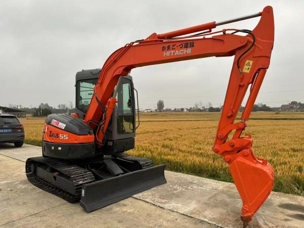 Hitachi ZX55 Excavator Compact and Flexible Design for Easy Operation and