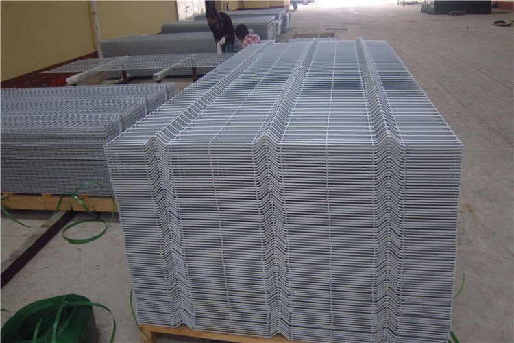 Customizable 3d Welded Wire Fence 1530mm Height Hot Dipped Galvanized
