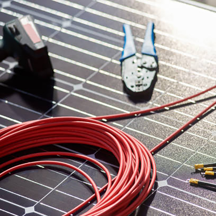 DC 1500V Rated PV004 Connector Electrical Wire for Solar Installations 100M/1roll Length Y Type Solar PV Branch Cable