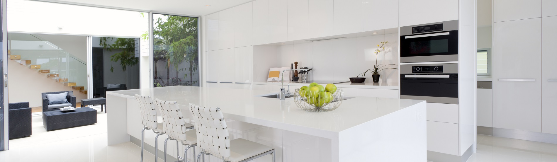 YALIG Luxury Kitchen Furniture White Kitchen Cabinet Made of MDF and Melamine Board