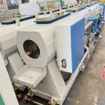 Vacuum Cooling Water Tank Pipe Extrusion Machine 75KW-185kw Plastic Tube Making