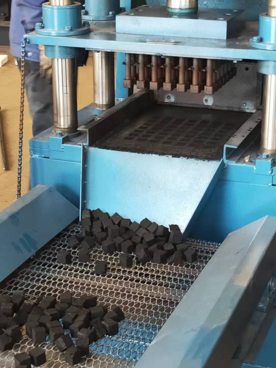 Smoke Free Hydraulic Charcoal Press Machine 350pcs/Min