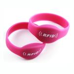 China Well-Made Silicone Promotional Price Classic 1k Rfid Waterproof Wristband