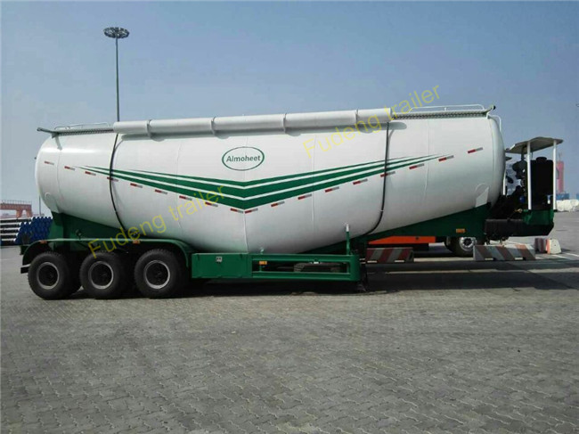 Payload 25 - 35 cbm Steel Cement Tanker Truck Mechanical / Air Suspension double axles