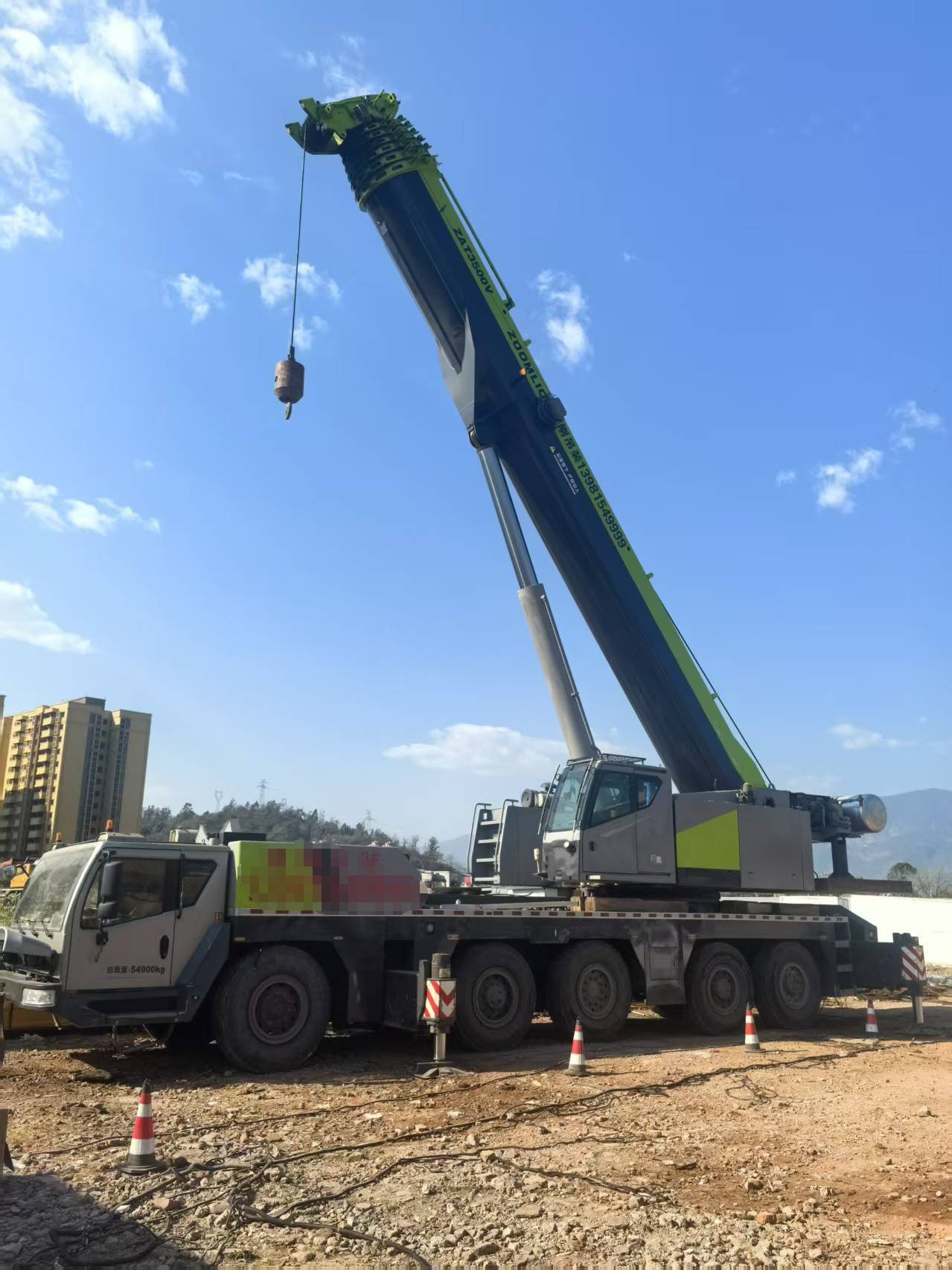 Seven-Arm Crane Jib ZAT2000V 2021 Years Zoomlion Mobile Crane 200 Tons for Heavy-Duty Construction Projects