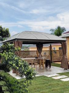Quality Aluminum Alloy Hardtop Pergola Adding Modern Charm to Your Outdoor Space wholesale