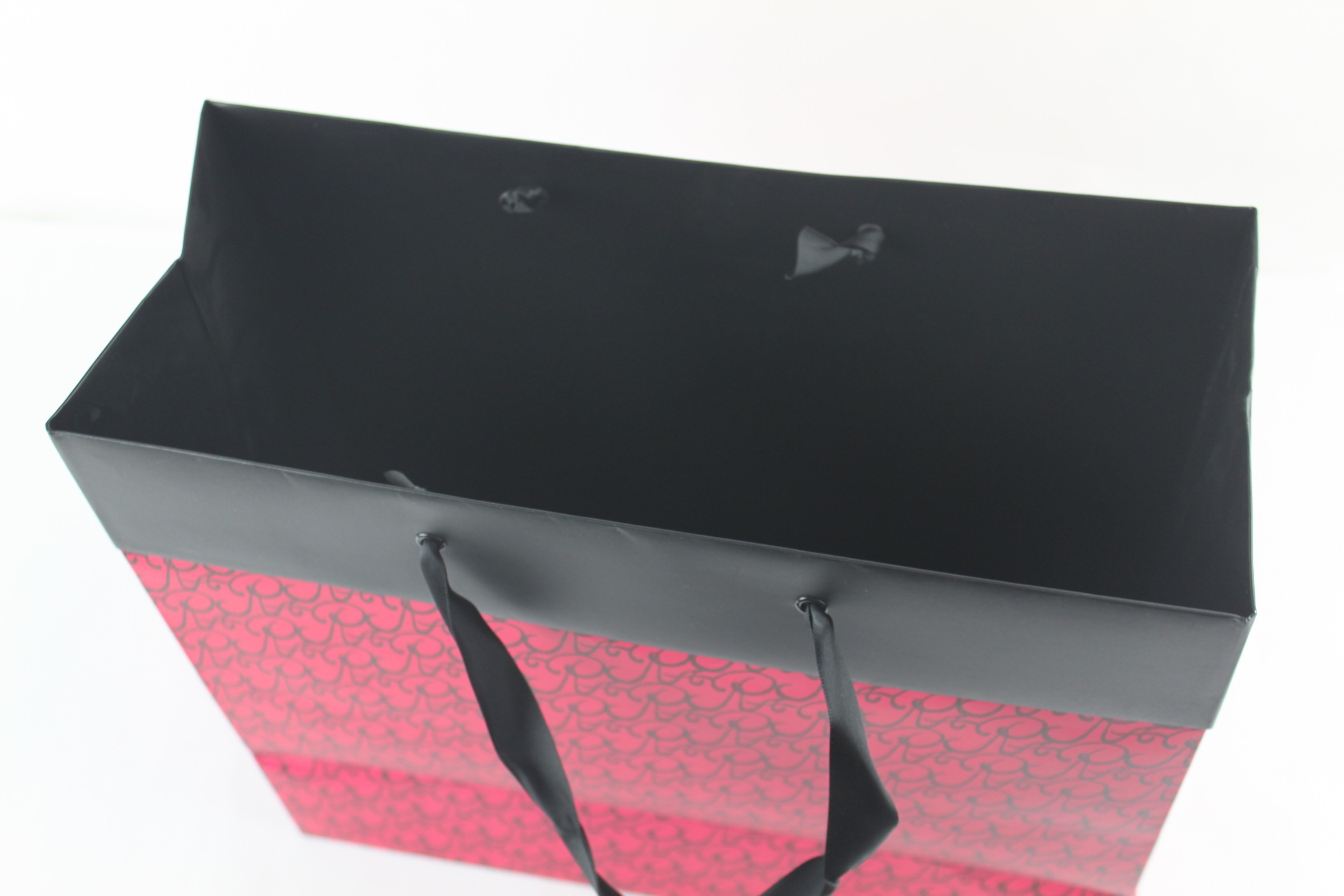 OEM Debossing Clothing Paper Bags