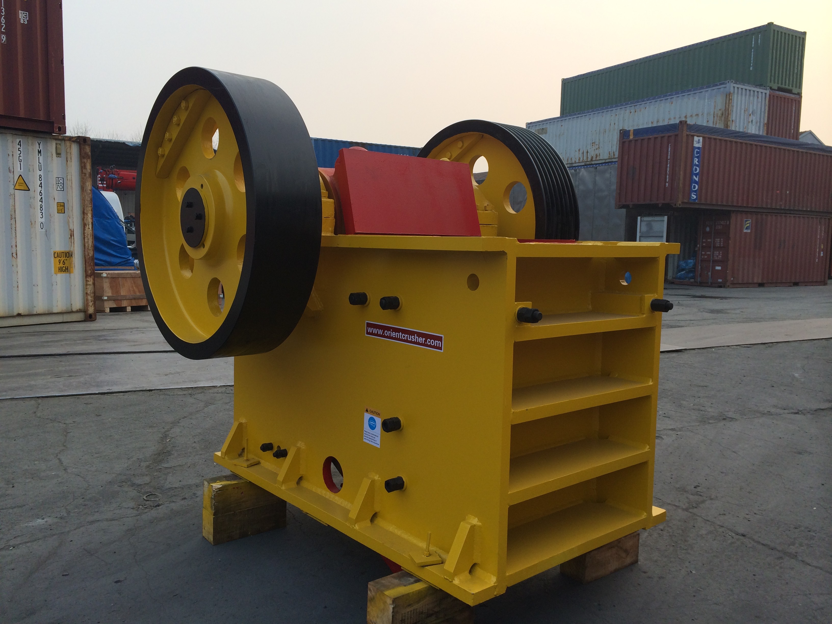 Hydraulic Casting PE Jaw Crusher 300mm Feeding Rock Jaw Crusher