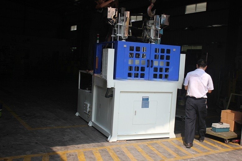 PP Dual Color Knife Handle Vertical Plastic Injection Molding Machine JTT-550 2V-3R