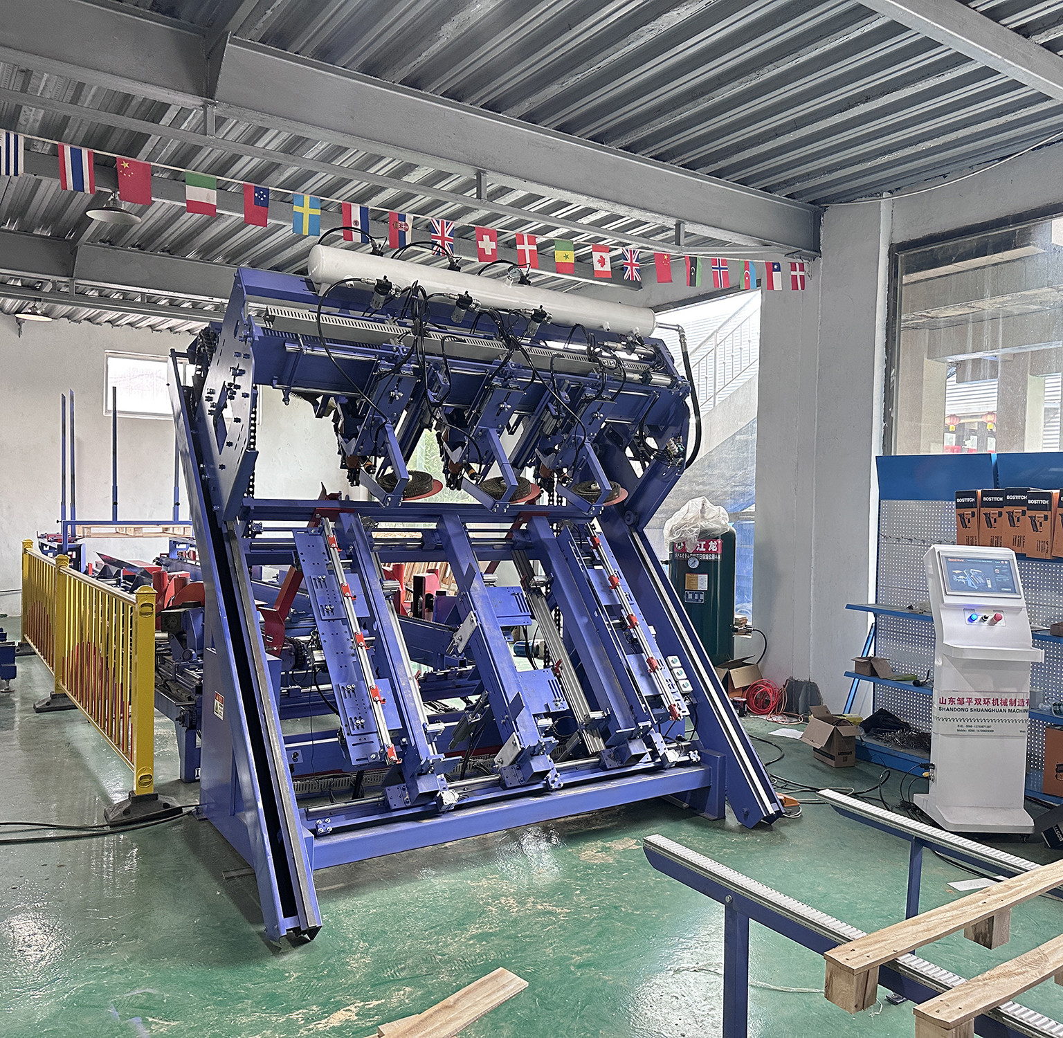 2023 hot selling Wood Pallet Automatic Making/nailing Machine With Adjustable Sizes