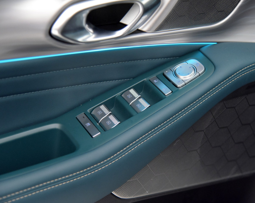 Trumpchi GS8 Hybrid 2022 Dual Engine 2.0TGDI Four-wheel Drive 7 Seats SUV