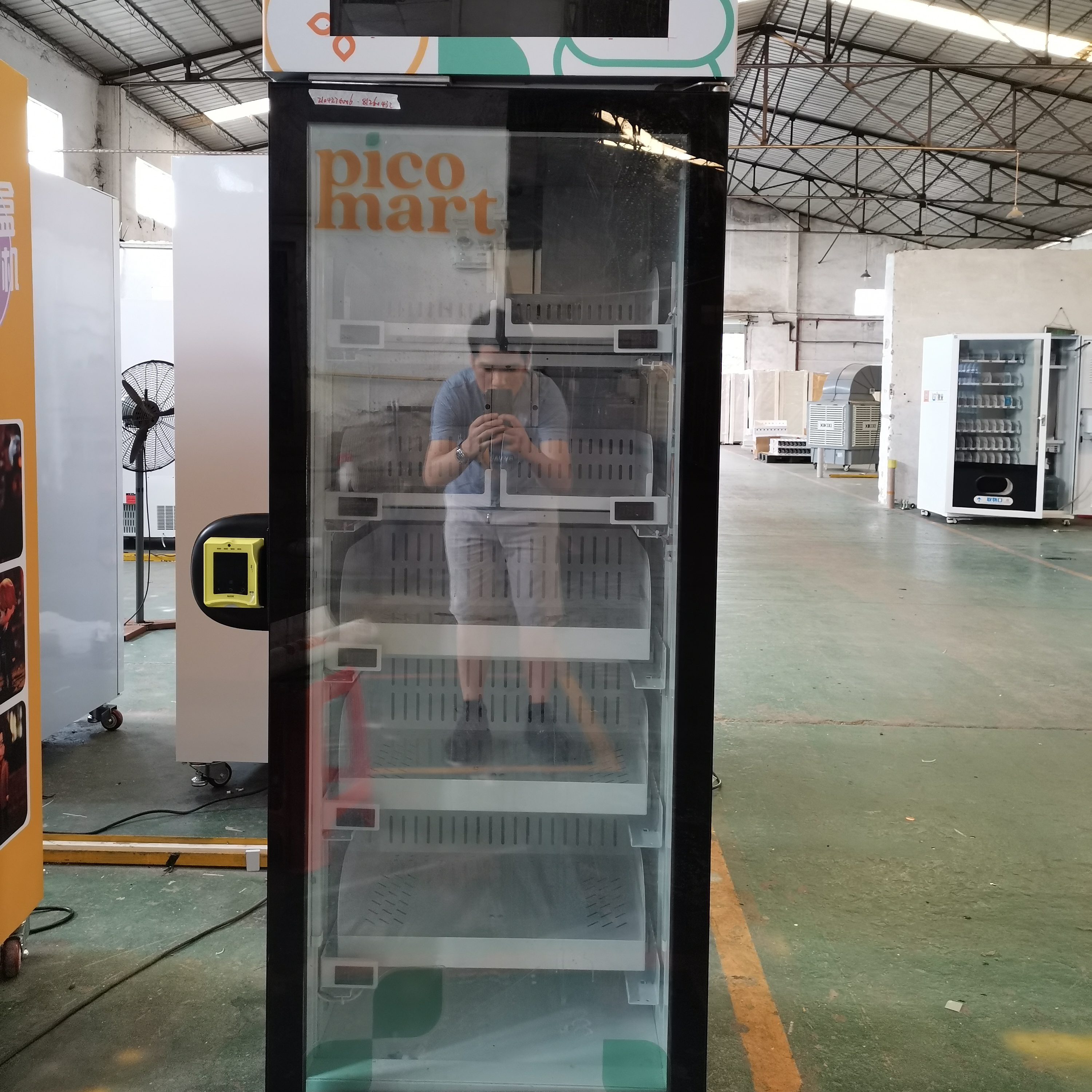 shampoo bottle vending machine, detergent vending machine, flexible product changing vending machine