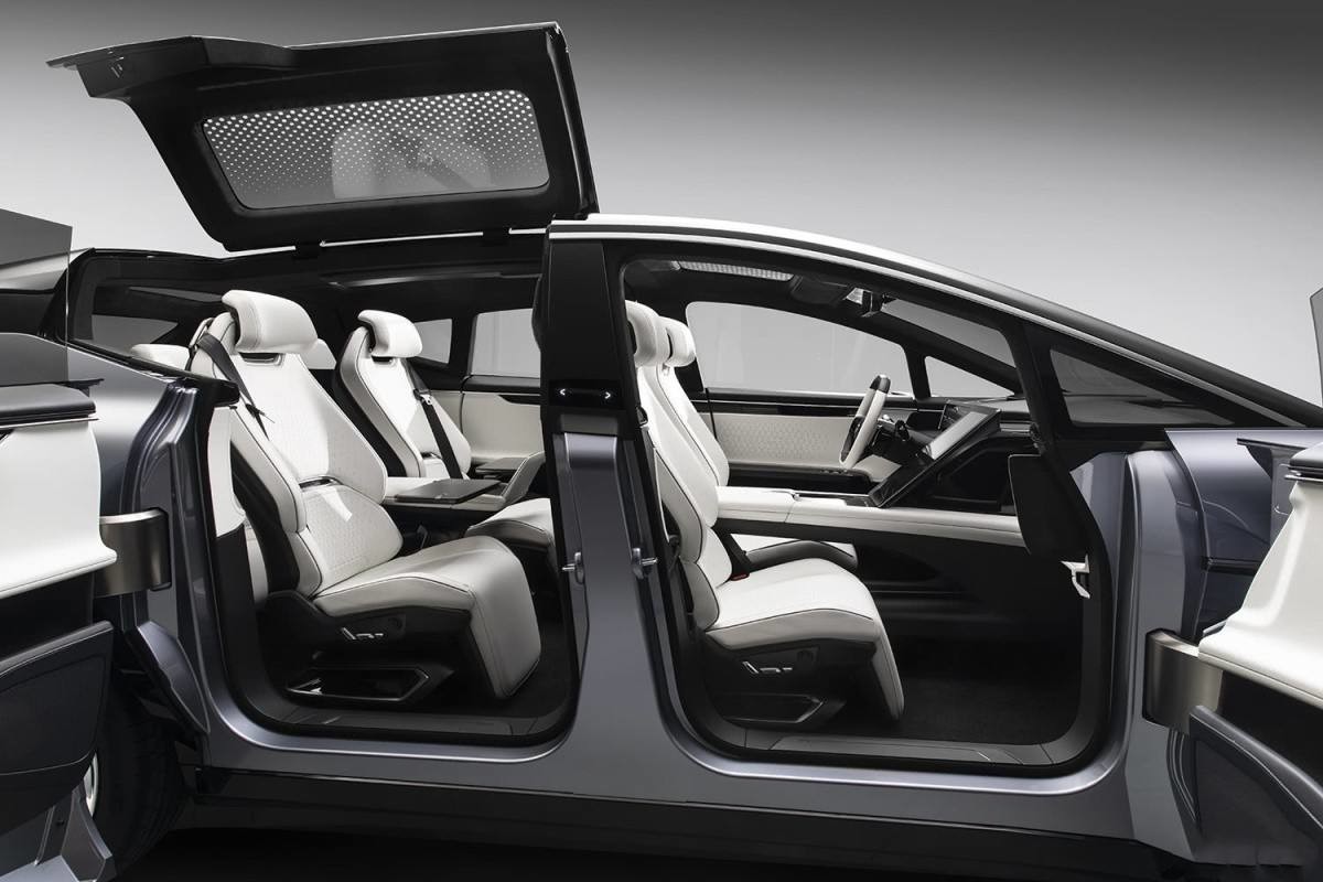 HiPhi X Electric Luxury SUV 650KM Range 590hp Smart Driving Luxurious Interior