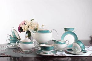 Quality AB Grade 1450ml Gold Plated Vintage Polish Ceramic Pottery Teapot wholesale