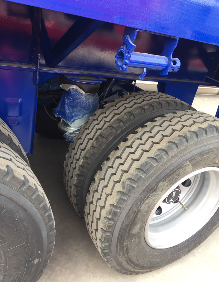 Logistic Industry Tri Axle Semi Tipper , Cargo Semi Low Bed Trailer