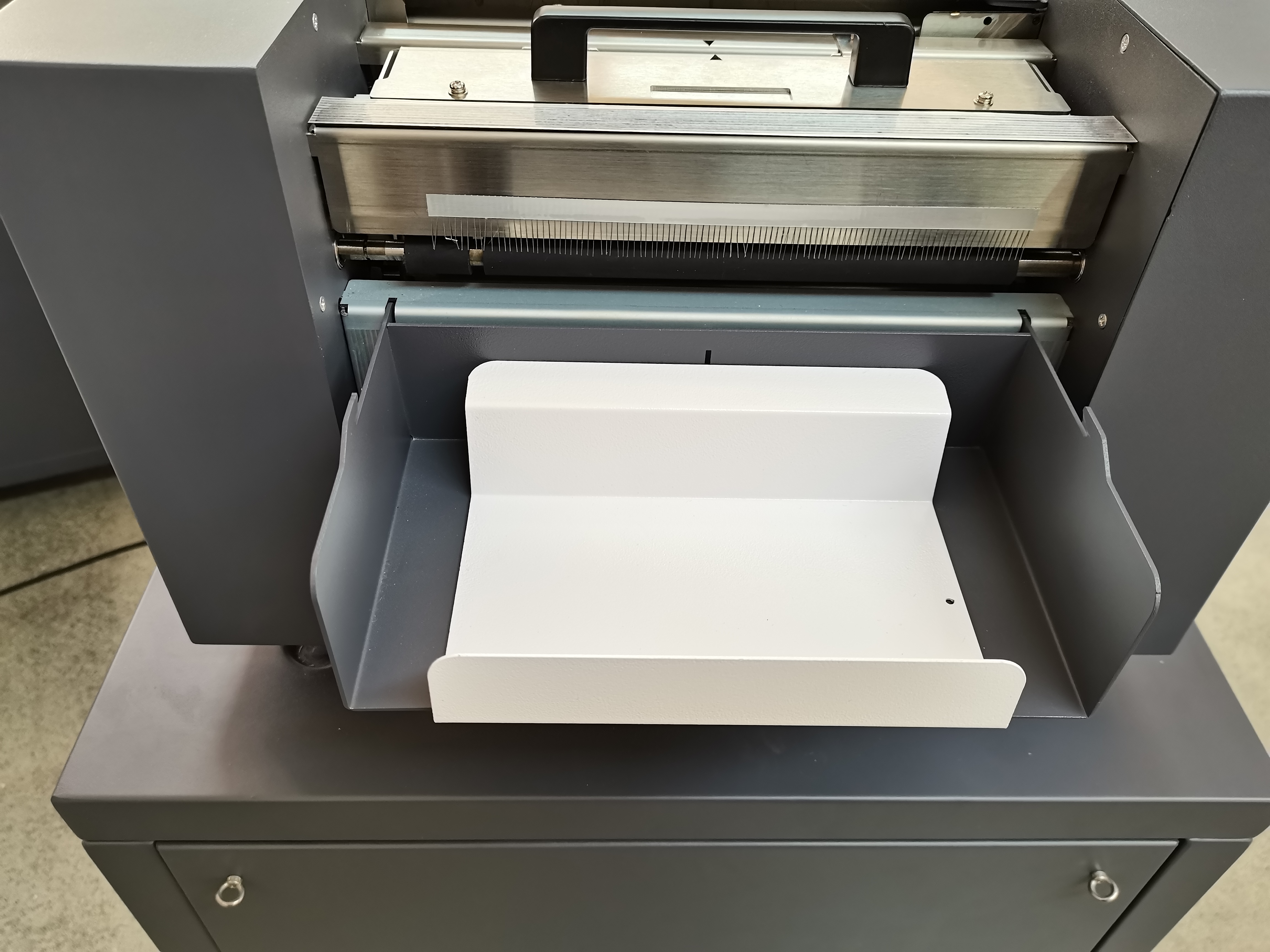 Electronic ID and Passport Photo Cutter with GIPENG PLC Buiness Cards Cutter 10s Cutting Speed PC-220