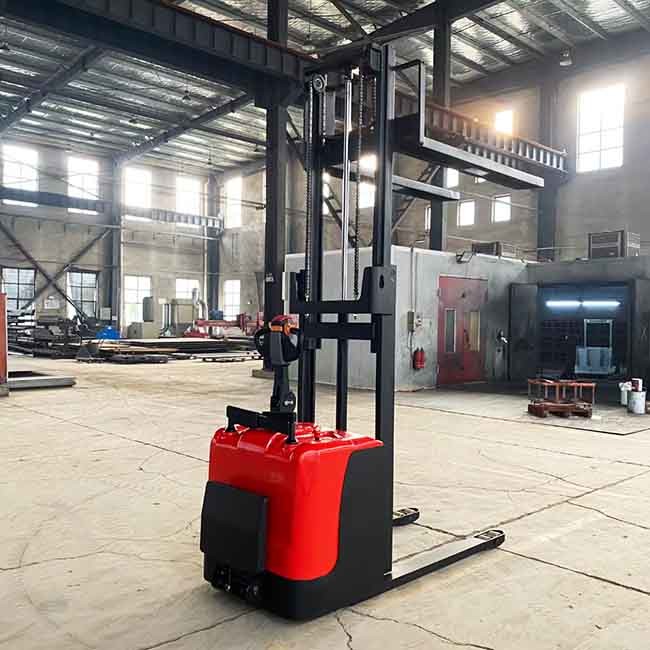 2 Stage 1.6m Mast Counterbalanced Electric Stacker Standing Type 1T