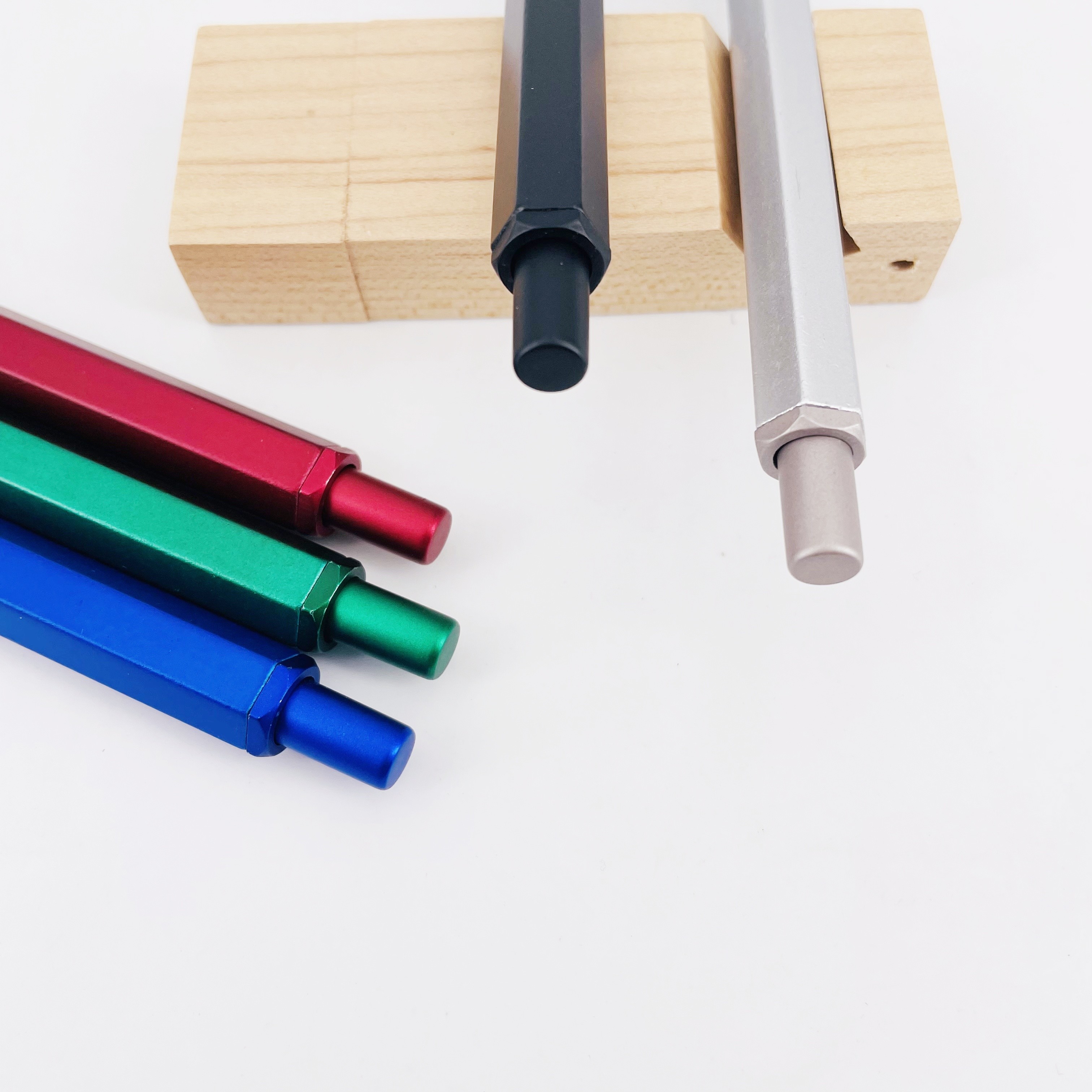 Classic Design Retractable Ball Pen Hexagonal Barrel Aluminum Press Ballpoint Pen