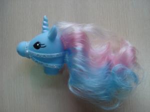 Quality Custom cartoon plastic mini rainbow horse toy wholesale