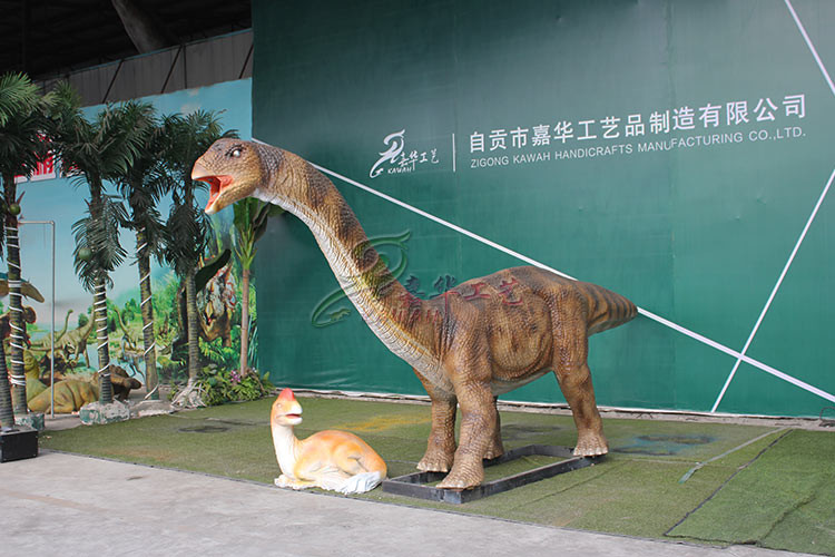 Sun Proof Realistic Dinosaur Model , Lifelike Animatronic Camarasaurus