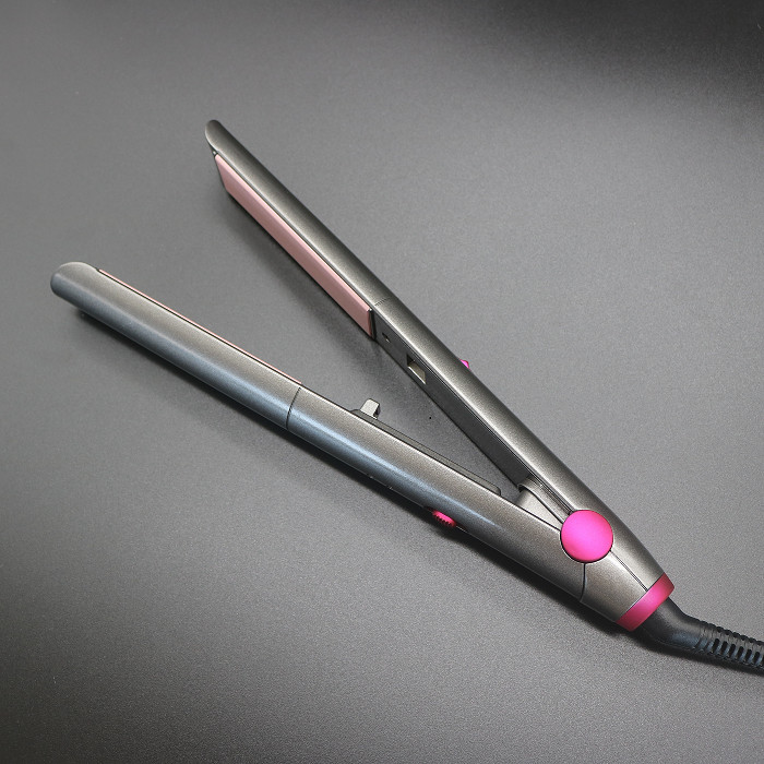 Professional Titanium Tool Flat Iron For Hair Straightener ODM