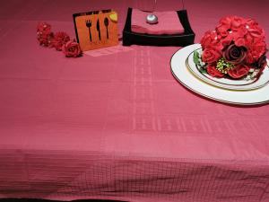 Quality 2ly Paper + 1ply PE Film Paper Solid Color Tablecloths Disposable wholesale