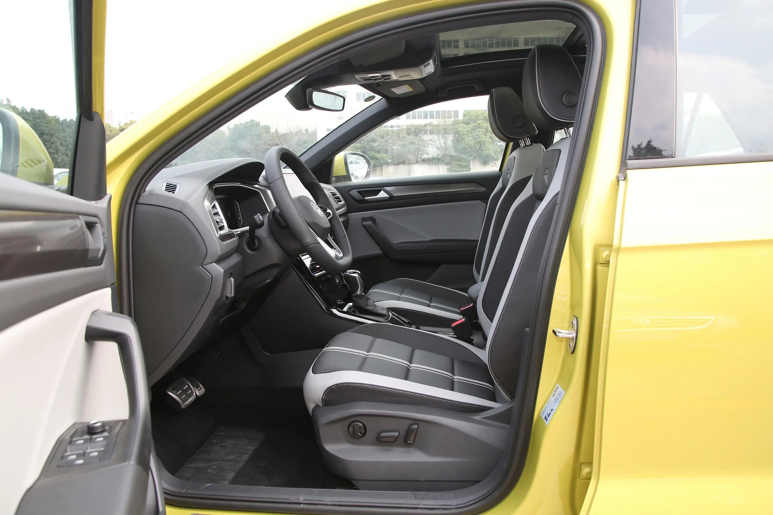 VW T ROC 2024 2023 280TSI 300TSI DSG R18 1.5T L4 160hp 200km/h TROC Gasoline Compact SUV Car for Volkswagen T-ROC